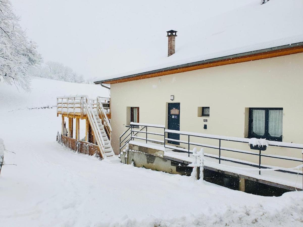 Le Lodge Du Pichat Sainte-Helene-du-Lac Exterior photo